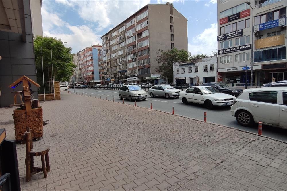 İstasyon Caddesinde Tabela Değeri Yüksek Kiralık Dükkan