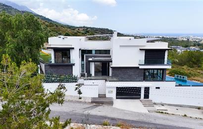 Luxury Villa with incredible Panoramic Sea Views in Zeytinlik