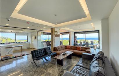 Zeytinlik'te Muhteşem Panoramik Deniz Manzaralı Lüks Villa