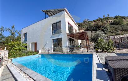 Satılık LÜX YENİ, taşınmaya hazır 4+2 özel havuzlu müstakil modern villa. Bellapais. Girne. TEK YETKILI