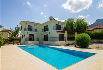 Detached 3+1 villa with private pool for sale in Catalkoy, Kyrenia / Title deed - Bellapais