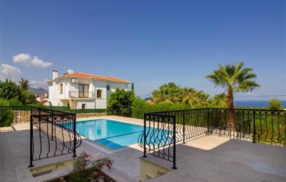 Detached 3+1 villa with private pool for sale in Catalkoy, Kyrenia / Title deed - Bellapais