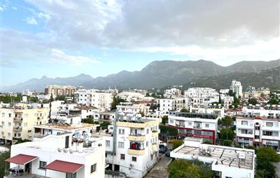 2+1 apartment for sale in Kyrenia city center, sea and mountains view