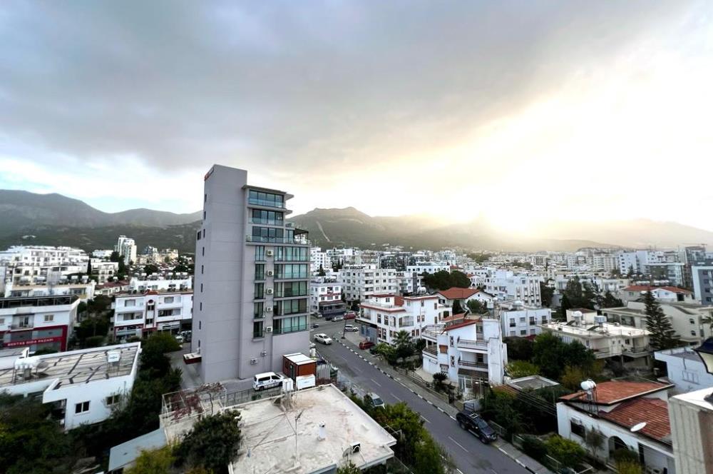 2+1 apartment for sale in Kyrenia city center, sea and mountains view