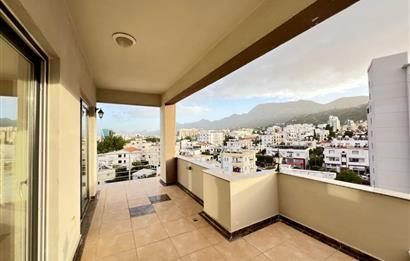 2+1 Deniz ve Dag manzaralı satılık daire/penthouse. Girne merkez