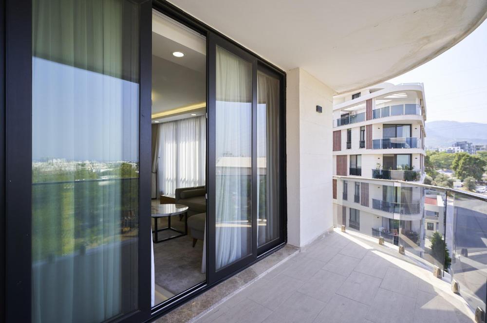 Modern contemporary 3-bedroom penthouse apartment for sale in Kyrenia, City Centre