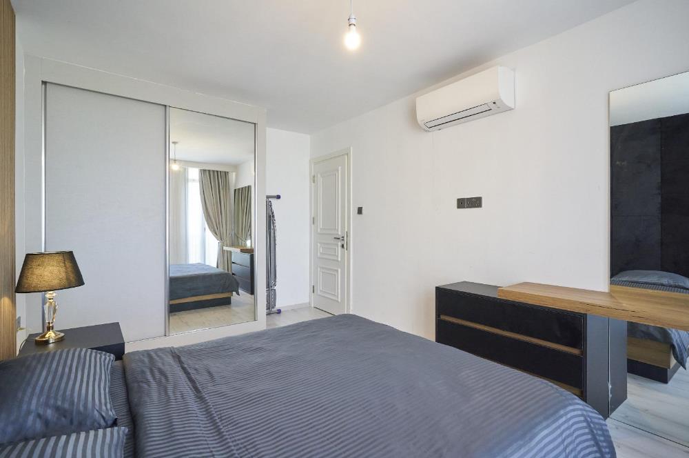 Girne merkezinde satılık modern ve lux 3+1 penthouse, özel havuzlu, özel çatı terası