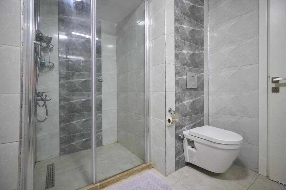 Girne merkezinde satılık modern ve lux 3+1 penthouse, özel havuzlu, özel çatı terası