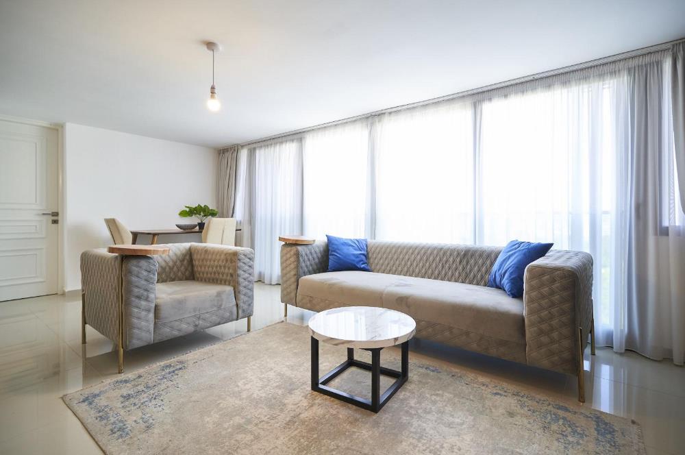 Girne merkezinde satılık modern ve lux 3+1 penthouse, özel havuzlu, özel çatı terası