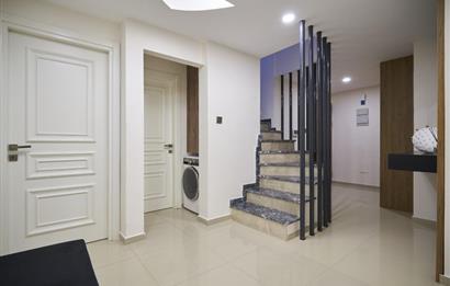 Girne merkezinde satılık modern ve lux 3+1 penthouse, özel havuzlu, özel çatı terası