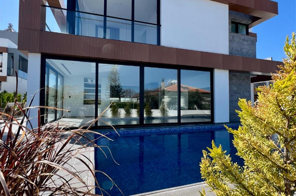 Satılık 4+1 lux ozel havuzlu villa. Catalkoy, Girne