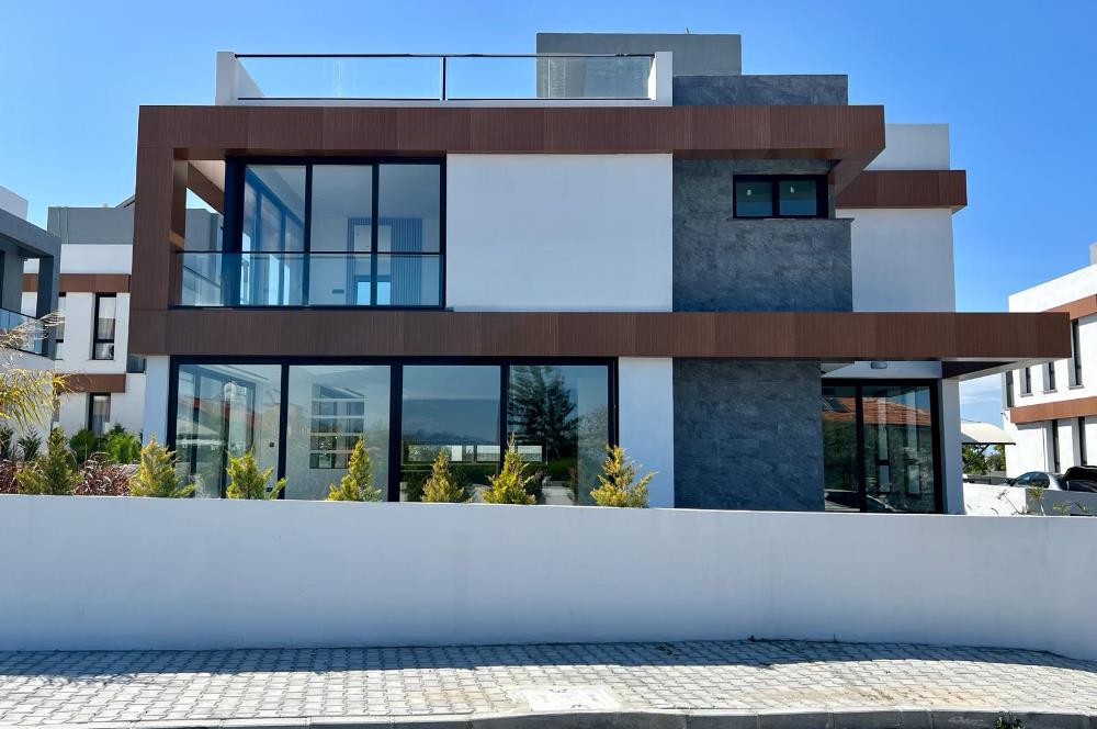 Satılık 4+1 lux ozel havuzlu villa. Catalkoy, Girne