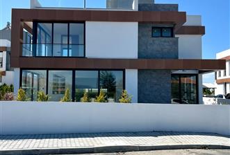 Satılık 4+1 lux ozel havuzlu villa. Catalkoy, Girne