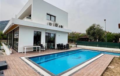 Satılık 3+1 özel havuzlu villa, Ozanköy Girne