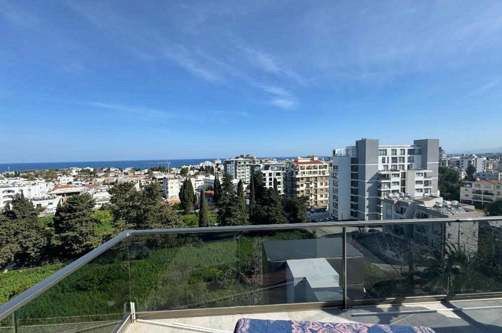 Girne merkez satılık komple bina. 18 Esyali apartman 2+1 ve 1+1 + lojman 10 oda. Yuksek kira getirisi.