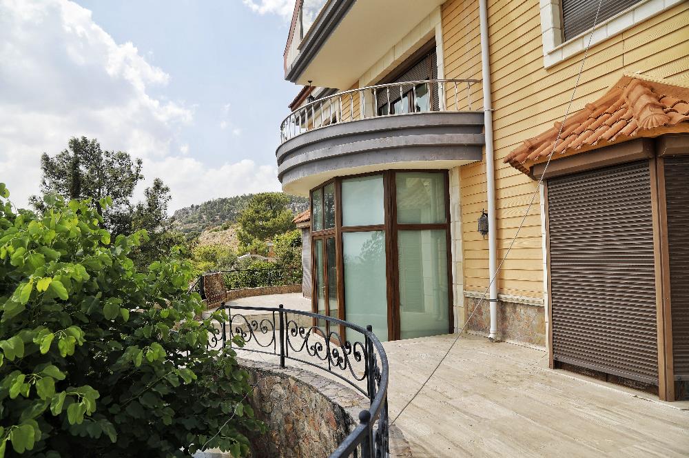 For Sale 4+2 Mansion in Kyrenia Bogaz