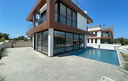 Luxury 4 Bedroom Villa For Sale in Catalkoy