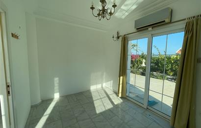 Girne Çatalkoy'de Satılık 3+1 Colonial Villa