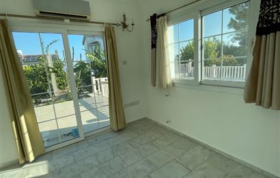 Girne Çatalkoy'de Satılık 3+1 Colonial Villa