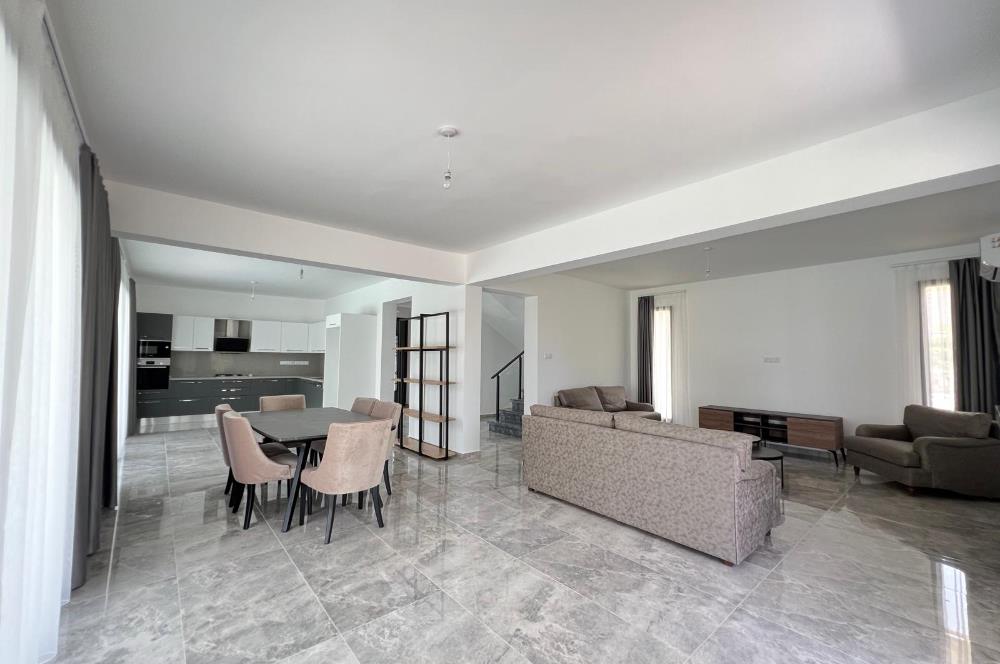 Girne Çatalköyde satılık lux 5+1 villa