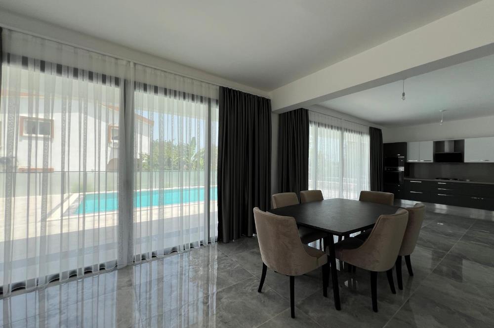 Girne Çatalköyde satılık lux 5+1 villa