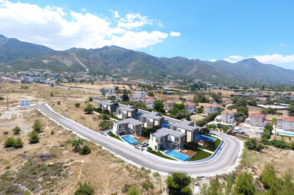 Girne Çatalköy'de Satılık 3+1 Modern Villa