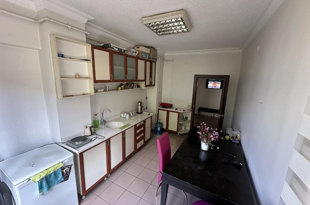 Balgat Ceyhun Atuf Kansu Cd. Köşe Başı İlk Apartman Satılık 3+1