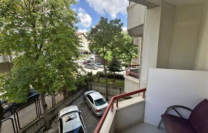 Balgat Ceyhun Atuf Kansu Cd. Köşe Başı İlk Apartman Satılık 3+1