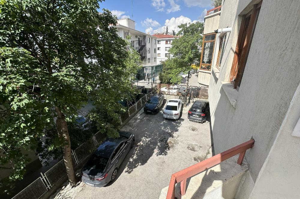 Balgat Ceyhun Atuf Kansu Cd. Köşe Başı İlk Apartman Satılık 3+1