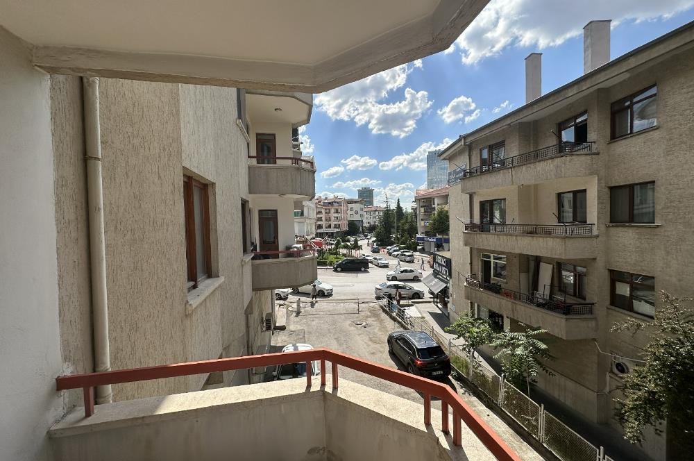 Balgat Ceyhun Atuf Kansu Cd. Köşe Başı İlk Apartman Satılık 3+1