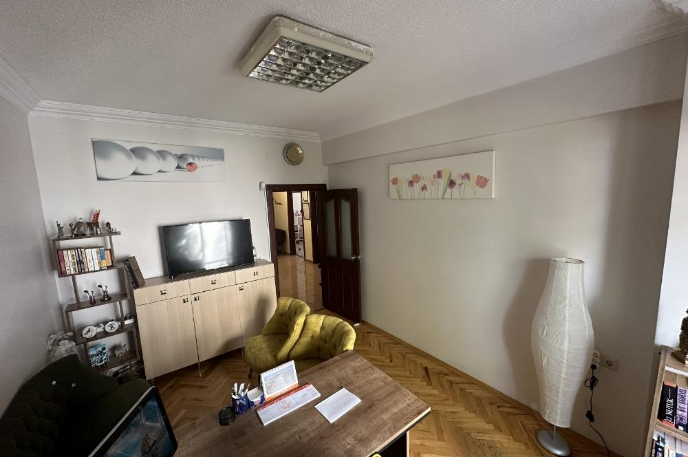 Balgat Ceyhun Atuf Kansu Cd. Köşe Başı İlk Apartman Satılık 3+1