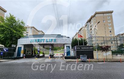 ATAŞEHİR'İN EN GÜZEL GÜVENLİKLİ SİTESİNDE HAVUZLU 3+1 180 m2