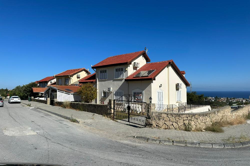 Deniz manzaralı satılık 4+1 özel havuzlu villa