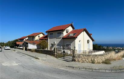 Deniz manzaralı satılık 4+1 özel havuzlu villa