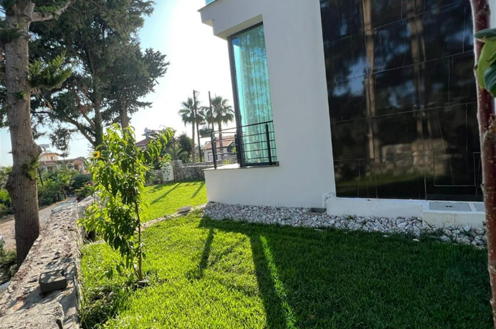  Alsancak bölgesinde lüks sitede satılık ikiz villa