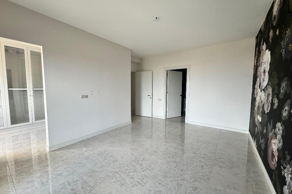 Tower Center'da Şehir ve Doğa Manzaralı Kiralık Ultra Lüks Daire