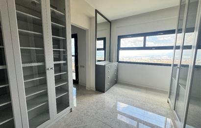 Tower Center'da Şehir ve Doğa Manzaralı Kiralık Ultra Lüks Daire