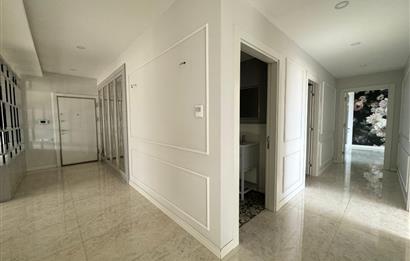 Tower Center'da Şehir ve Doğa Manzaralı Kiralık Ultra Lüks Daire