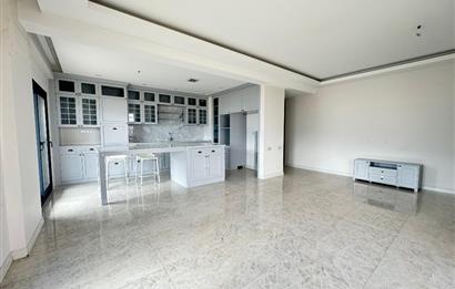 Tower Center'da Şehir ve Doğa Manzaralı Kiralık Ultra Lüks Daire