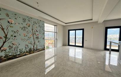 Tower Center'da Şehir ve Doğa Manzaralı Kiralık Ultra Lüks Daire