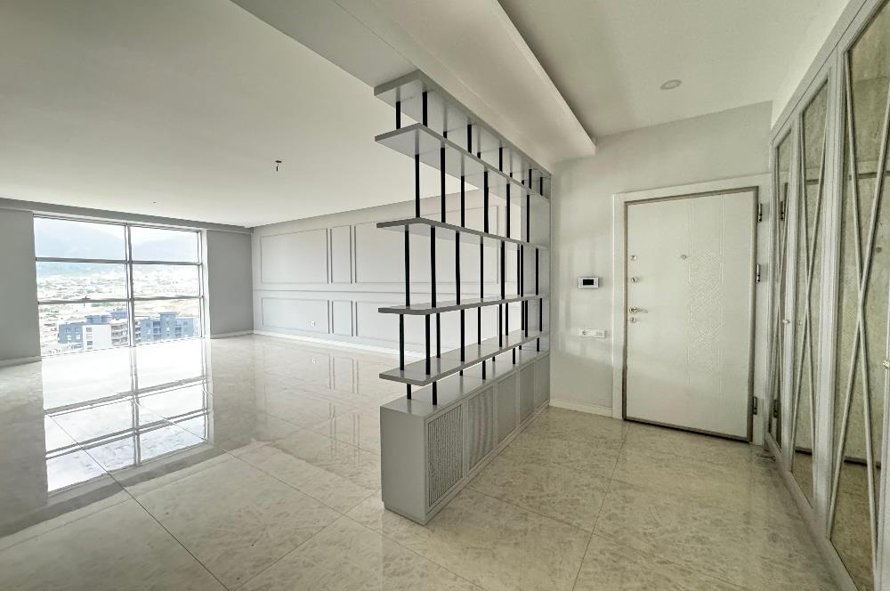 Tower Center'da Şehir ve Doğa Manzaralı Kiralık Ultra Lüks Daire