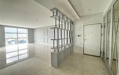 Tower Center'da Şehir ve Doğa Manzaralı Kiralık Ultra Lüks Daire