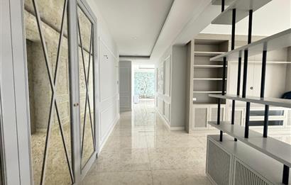 Tower Center'da Şehir ve Doğa Manzaralı Kiralık Ultra Lüks Daire