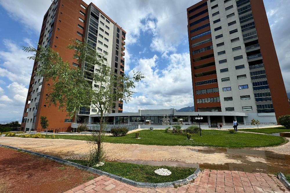 Tower Center'da Şehir ve Doğa Manzaralı Kiralık Ultra Lüks Daire