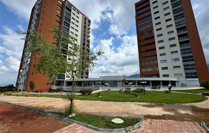 Tower Center'da Şehir ve Doğa Manzaralı Kiralık Ultra Lüks Daire