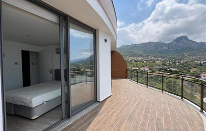 2+1 luxury penthouse for rent. Kyrenia city center