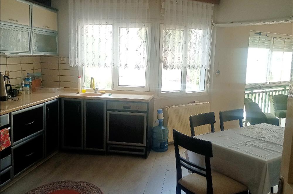 Kuşadası Ege Mahallesinde Deniz Manzaralı Havuzlu sitede 3+1 Daire