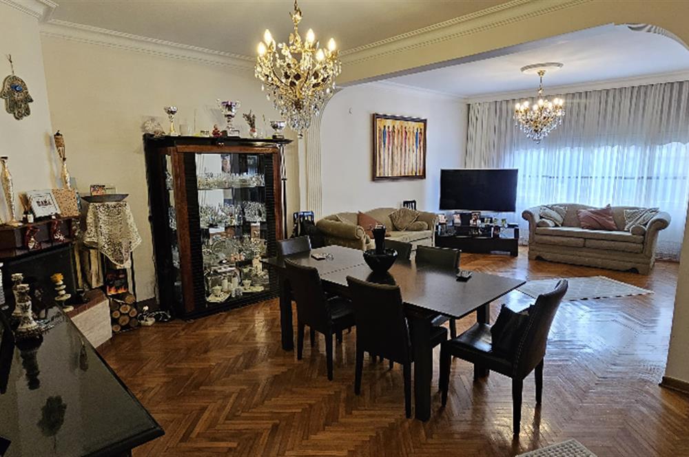 ŞİŞLİ SIRACEVİZLER CADDESİ ÜZERİNDE SATILIK 3+1 DAİRE