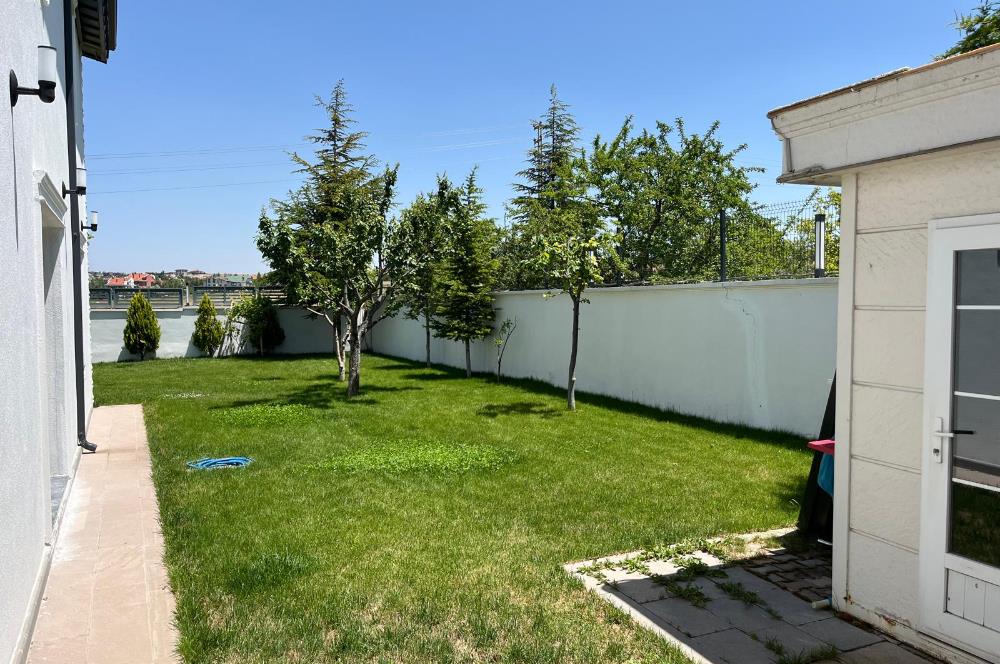 Gölbaşı Bahçelievlerde Havuzlu, Eşyalı Kiralık Müstakil Villa