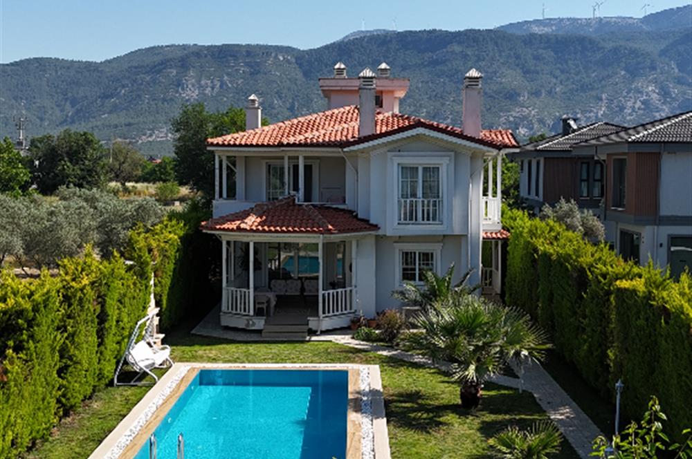 Doğa Manzaralı Muğla Ortaköy'de Havuzlu Müstakil Villa